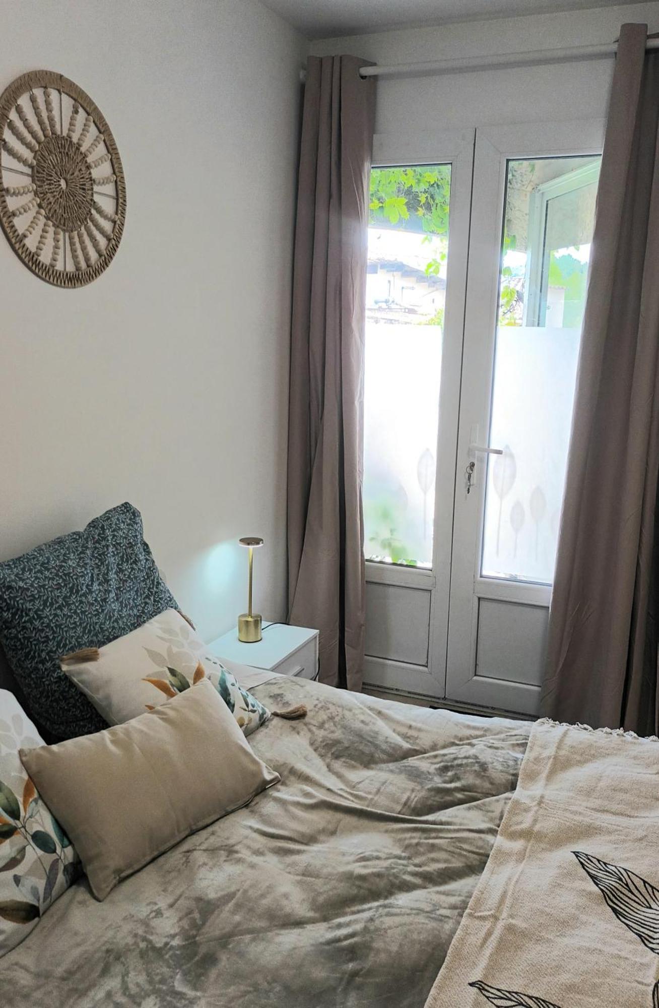 Chambres D'Hotes & Jacuzzi - A L'Ombre Des Amandiers แซ็ง-มาร์แต็ง-ดิอาร์เดช ภายนอก รูปภาพ